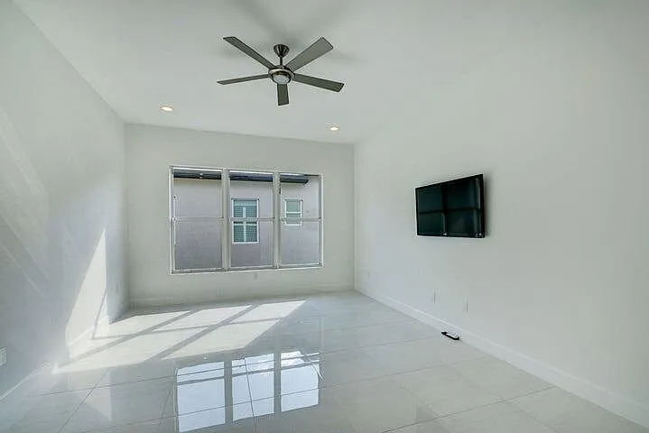 12832 Veneto Springs Dr — Photo 28