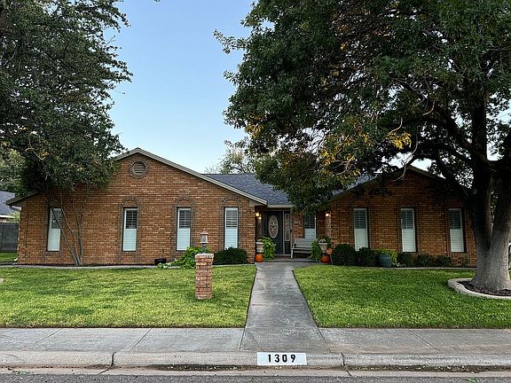 2nd image of 1309 Live Oak Ln