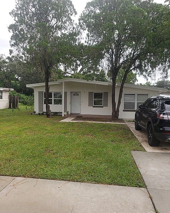1st image of 2401 Drake Dr