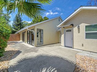 720 Donovan Ct #B, Davis, CA 95618