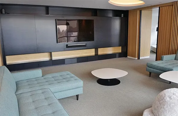 Rented by R New York | media 22