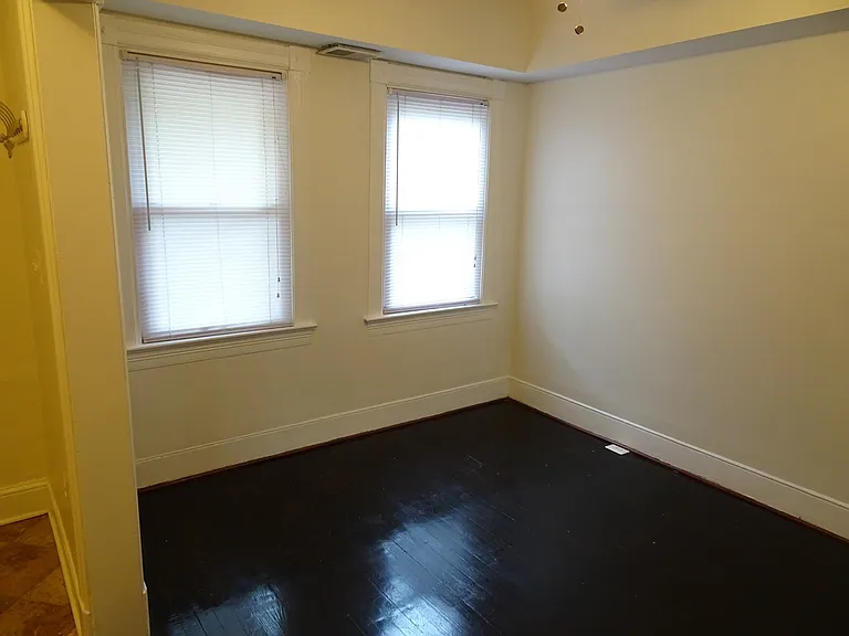 1165 Abbey Pl NE — Photo 5
