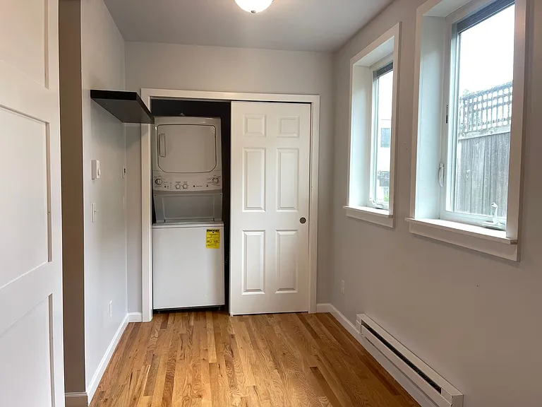 311 Aloha St, Seattle, WA 98109 — Photo 16