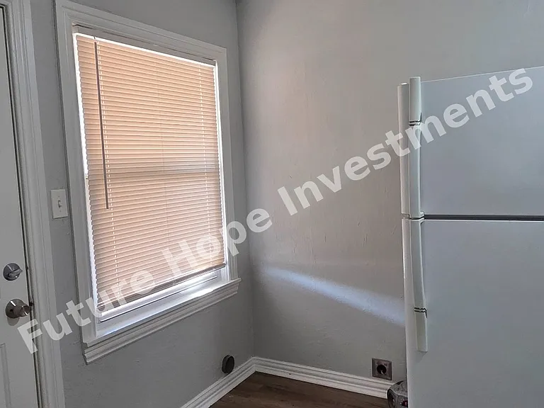 1308 SW 38th St — Photo 7
