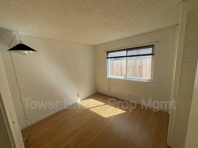 9400 Appalachian Dr — Photo 31