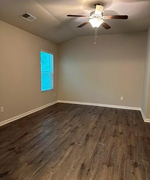 30 Laurel Dr E — Photo 16