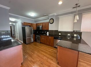 1334 W Morse Ave APT 303, Chicago, IL 60626