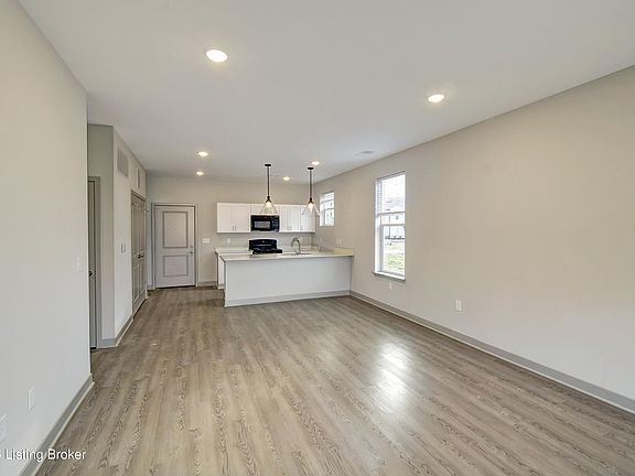3rd image of 11713 Longevity Ln