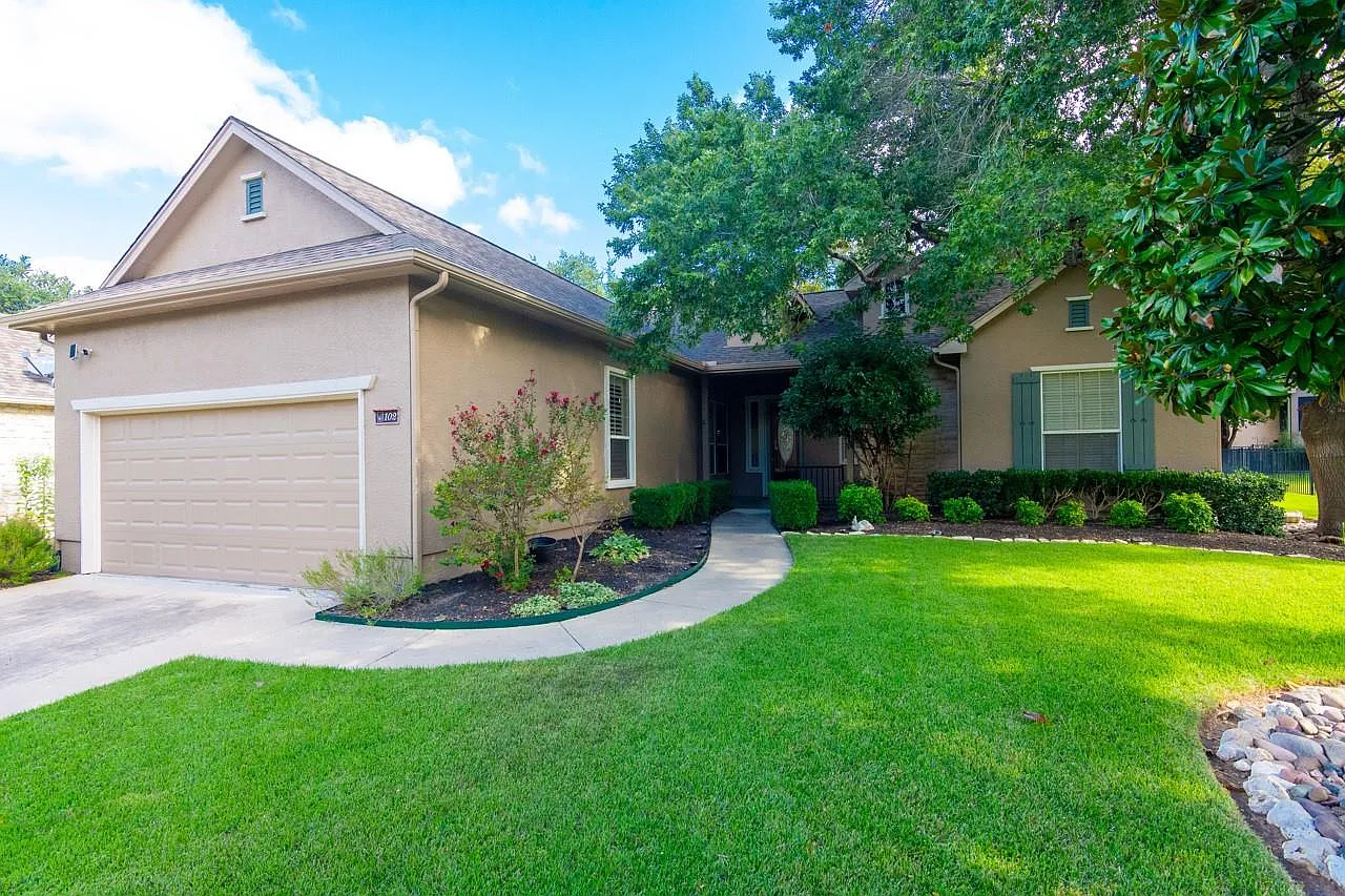 2 bed, 2.0 bath, 600 sqft, $2,250 — Photo 1