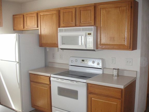 3rd image of 2422 Arnold Ave #1