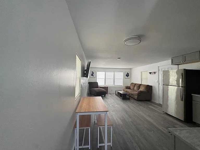 339 Thunderbird Ln — Photo 10