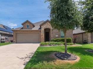 235 Dakota Dr, Waxahachie, TX 75167