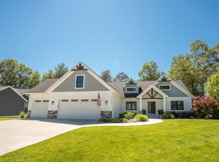 18089 Wildwood Ct, Spring Lake, MI 49456