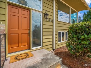 11822 19th Ave SW, Burien, WA 98146