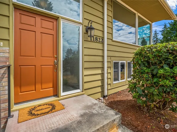 11822 19th Avenue SW, Burien, WA 98146
