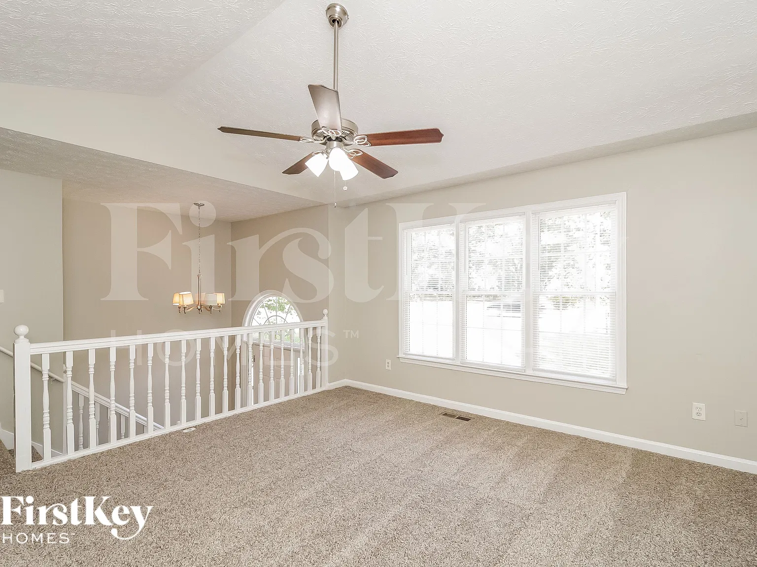 3 bed, 2.0 bath, 1333 sqft, $1,955 — Photo 2