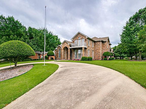 5th image of 1600 Bay Crest Trl