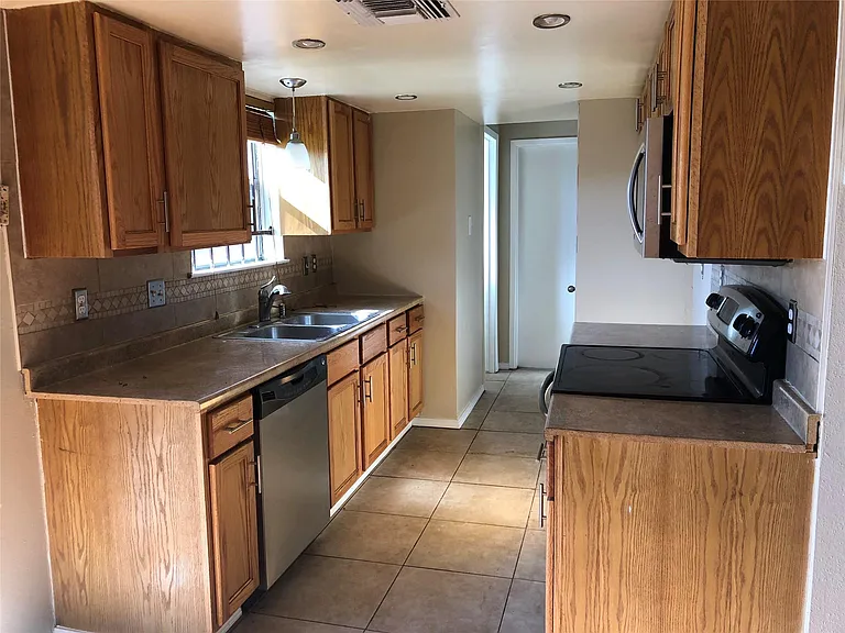 15403 Bow Ln — Photo 6