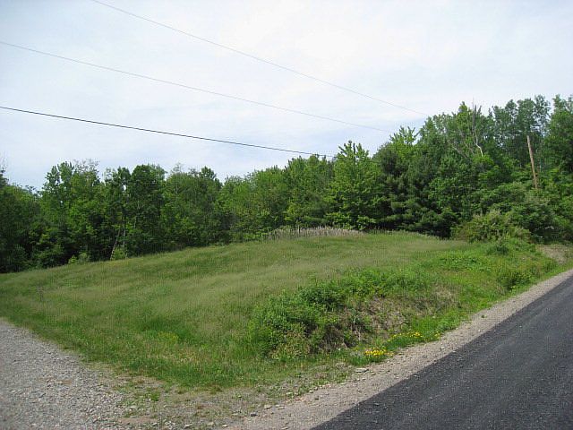 2nd image of 805 Sprague Rd