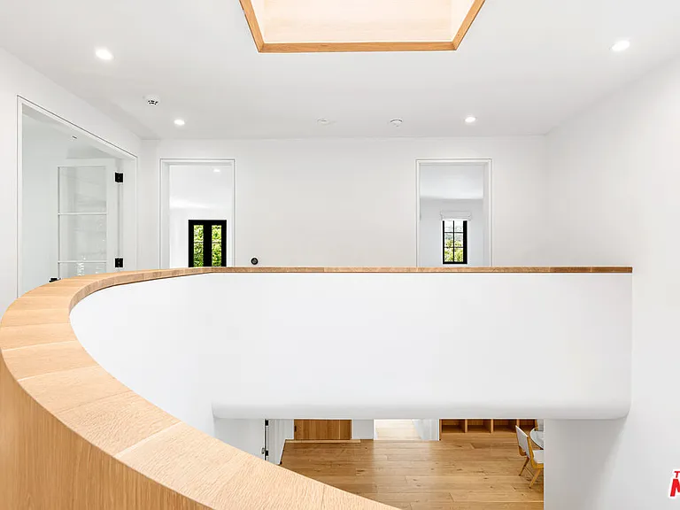1001 Hanover Dr — Photo 22