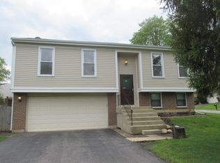 682 Oswego Dr, Carol Stream, IL