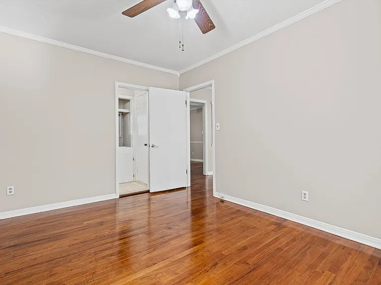 315 Azalea Cir W — Photo 8