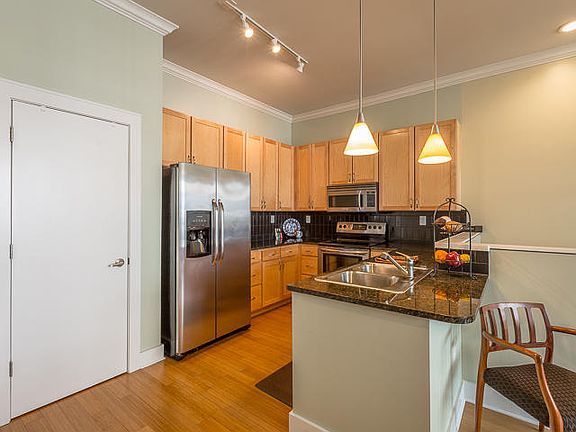 5th image of 129 Walnut St Unit 135
