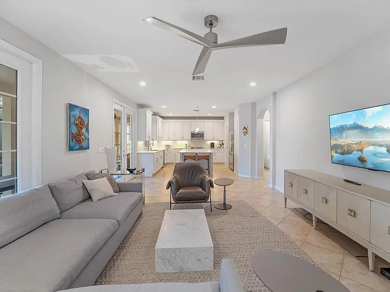 10731 Ivanhoe Ln — Photo 13