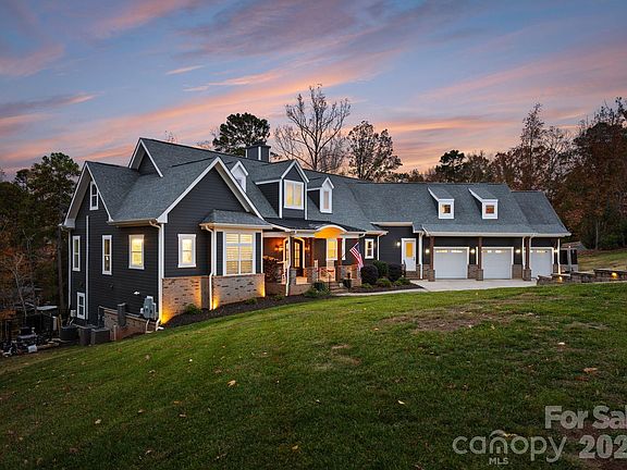 3rd image of 16312 Cozy Cove Rd
