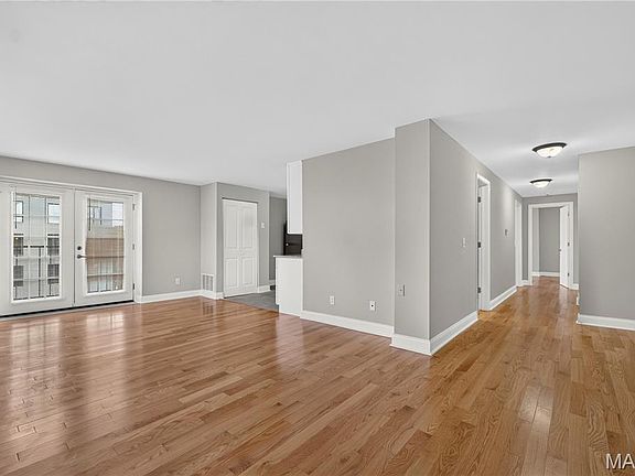 3rd image of 5630 Pershing Ave Unit 50