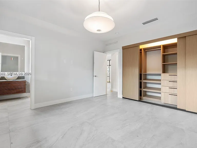 550 S Shore Dr — Photo 36