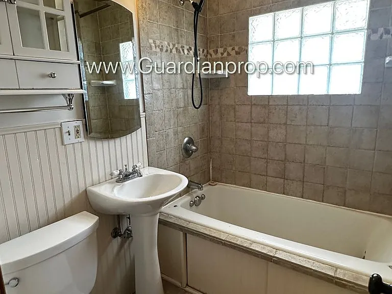 4104 Highwood Rd — Photo 11