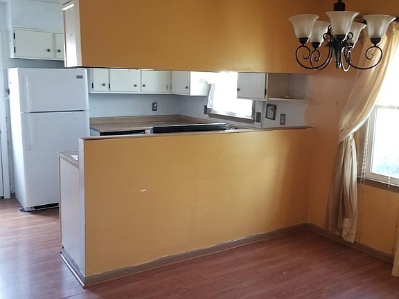 5th image of 2686 Woodhill Dr