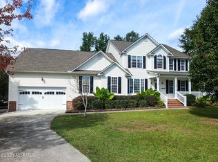 104 Anniston Ct, Hubert, NC 28539