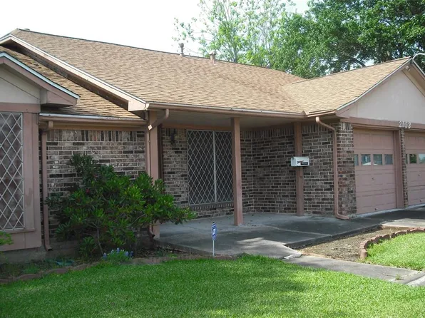 2103 Britton St, Baytown, TX 77520