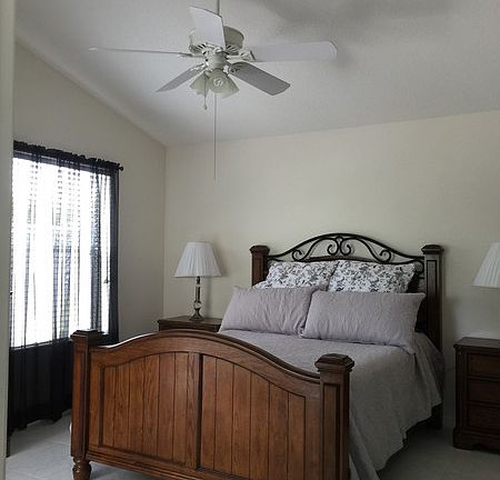 Master Bedroom : Temper-Pedic Lift and Massage bed base