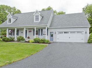 52 Hummingbird Ln, West Springfield, MA 01089