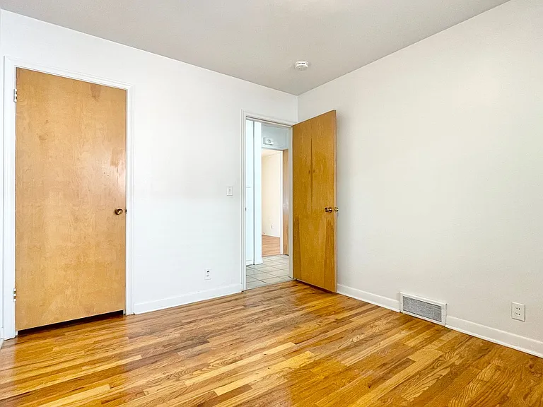 1170 E. Westminster Ave. — Photo 5