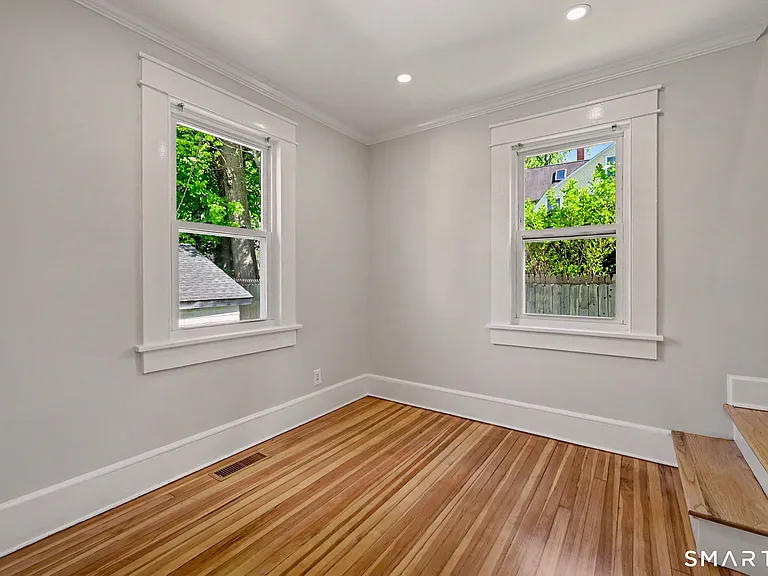 4 Highview Ave — Photo 15