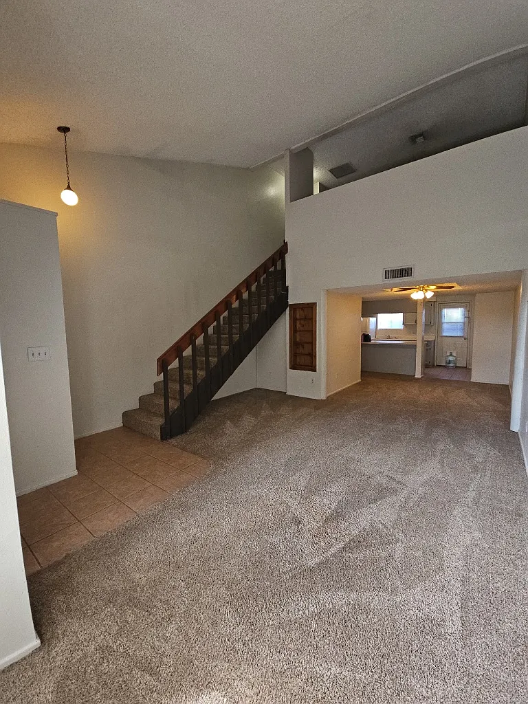 833 S Avenue A — Photo 3