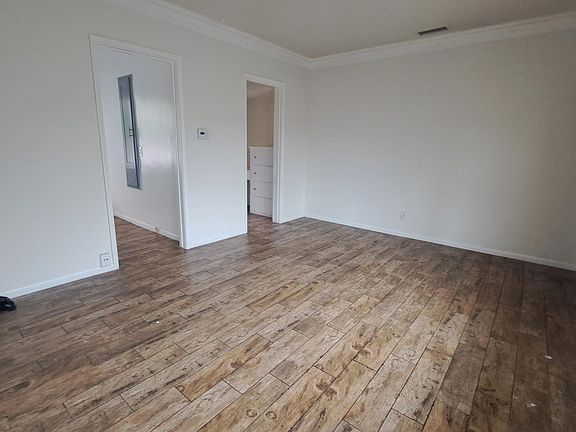 5th image of 725 Manchester Dr #2