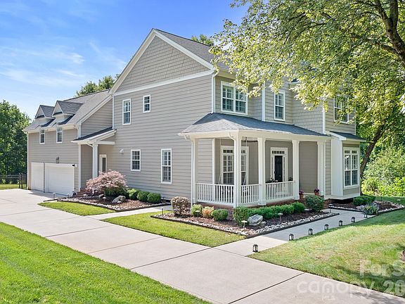 2nd image of 17028 Pennington Dr