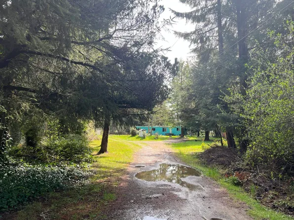 400 Winter Ln, Crescent City, CA 95531