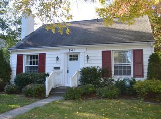 541 Oakwood Dr, East Lansing, MI 48823