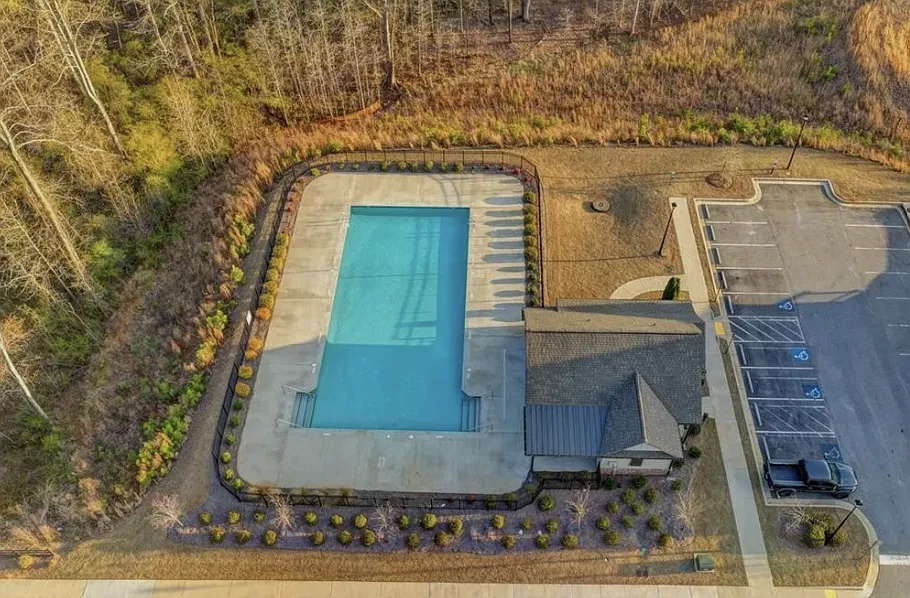 5 bed, 3500 sqft, $3,495 — Photo 4