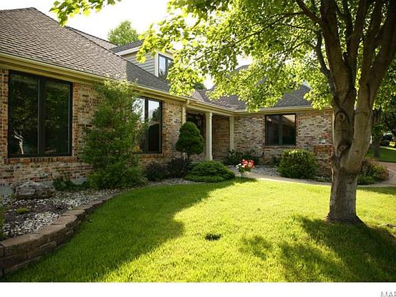 2nd image of 1809 Chateau Du Mont Dr