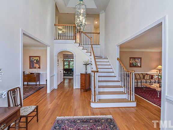 3rd image of 109 Ukiah Ln