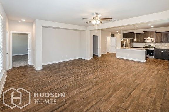 5th image of 2516 Emerald Springs Dr
