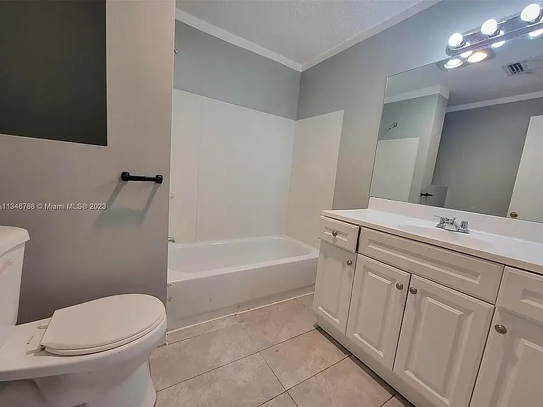 2070 NW 28th Ter — Photo 12