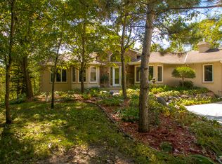 13610 Skyline Cir, Shakopee, MN 55379